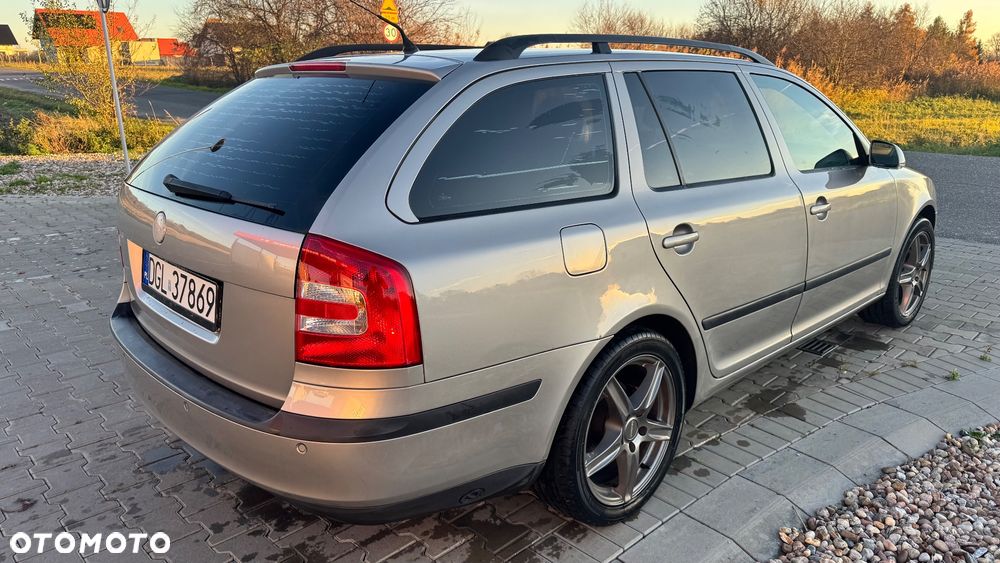 Skoda Octavia 2.0 FSI Elegance Tiptr - 3