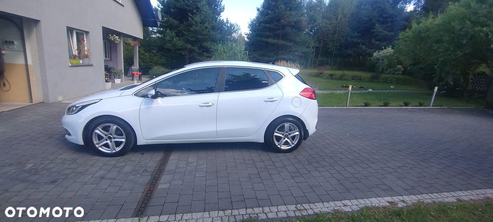 Kia Ceed - 10