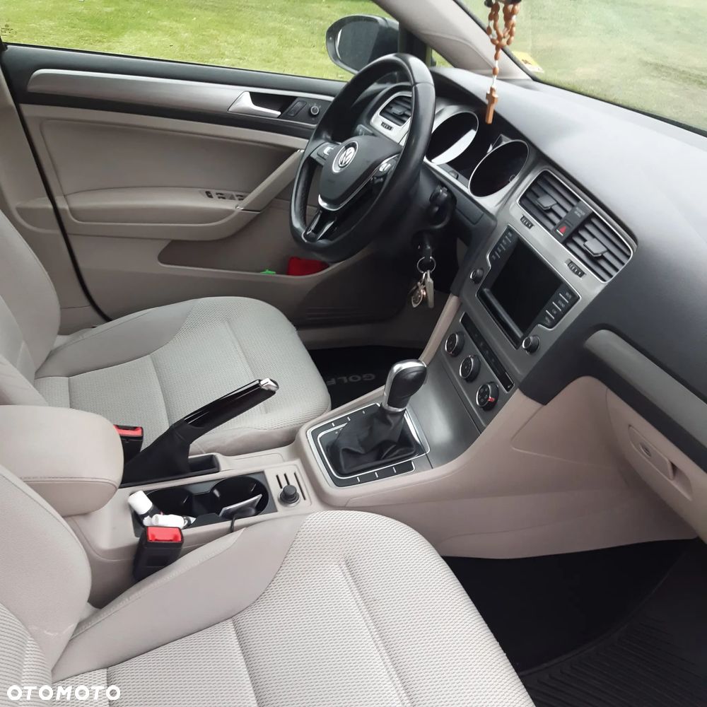 Volkswagen Golf - 9
