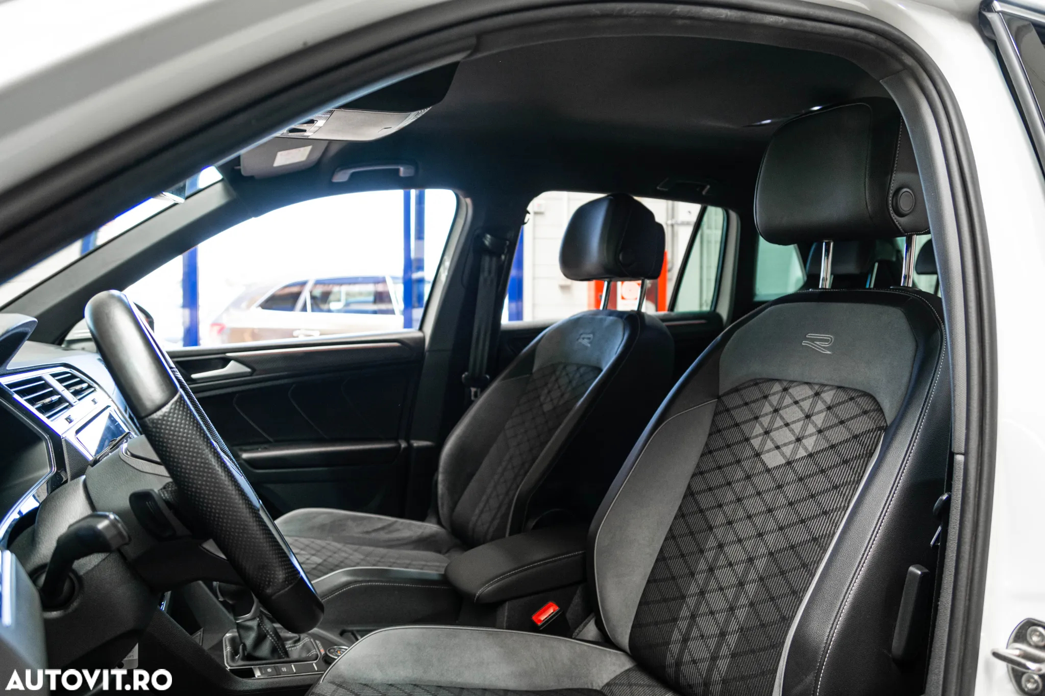 Volkswagen Tiguan 2.0 TDI SCR DSG 4Motion R-Line - 6