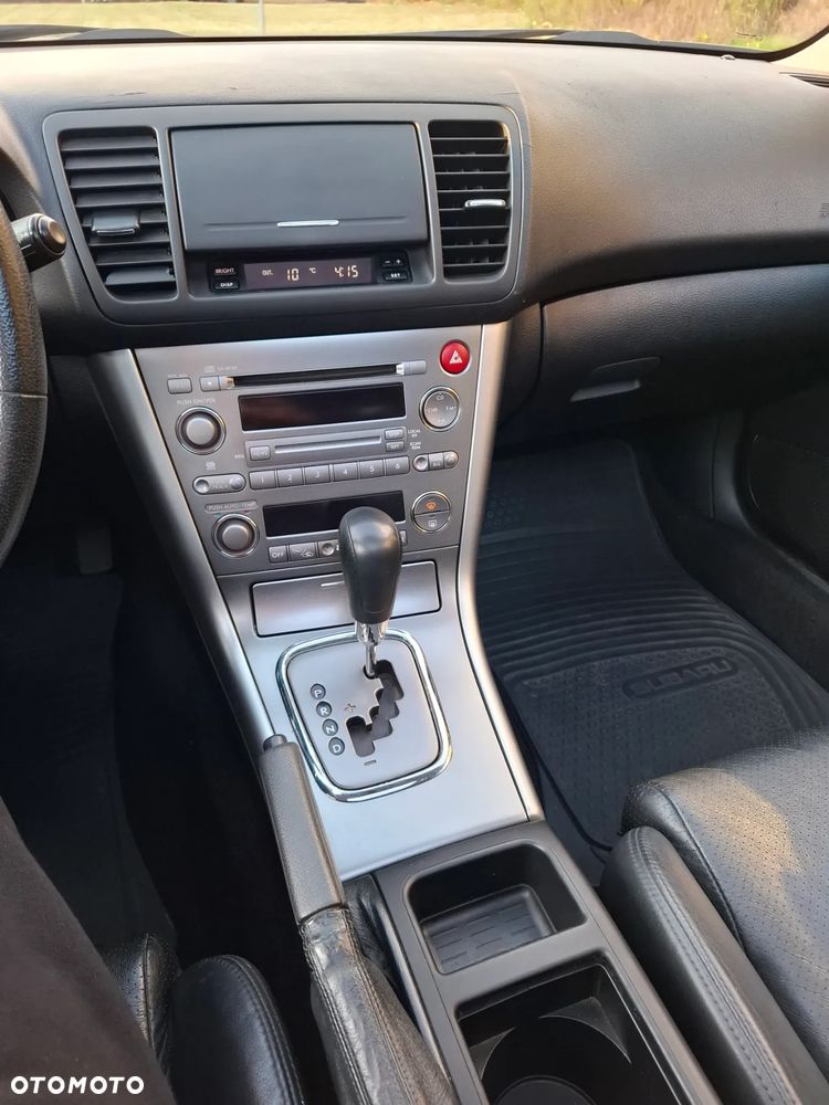 Subaru Legacy - 19