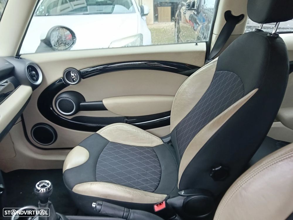 MINI 3 Portas Cooper D - 16