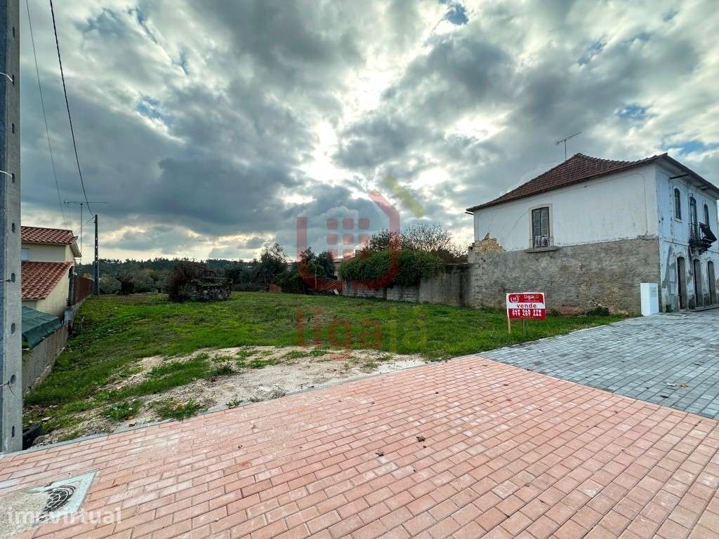 Terreno com Viabilidade de Construção - Ourém!
