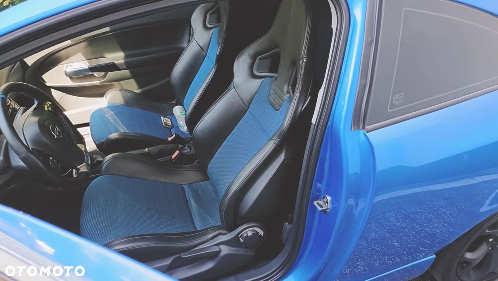 Opel Corsa 1.6T OPC - 10