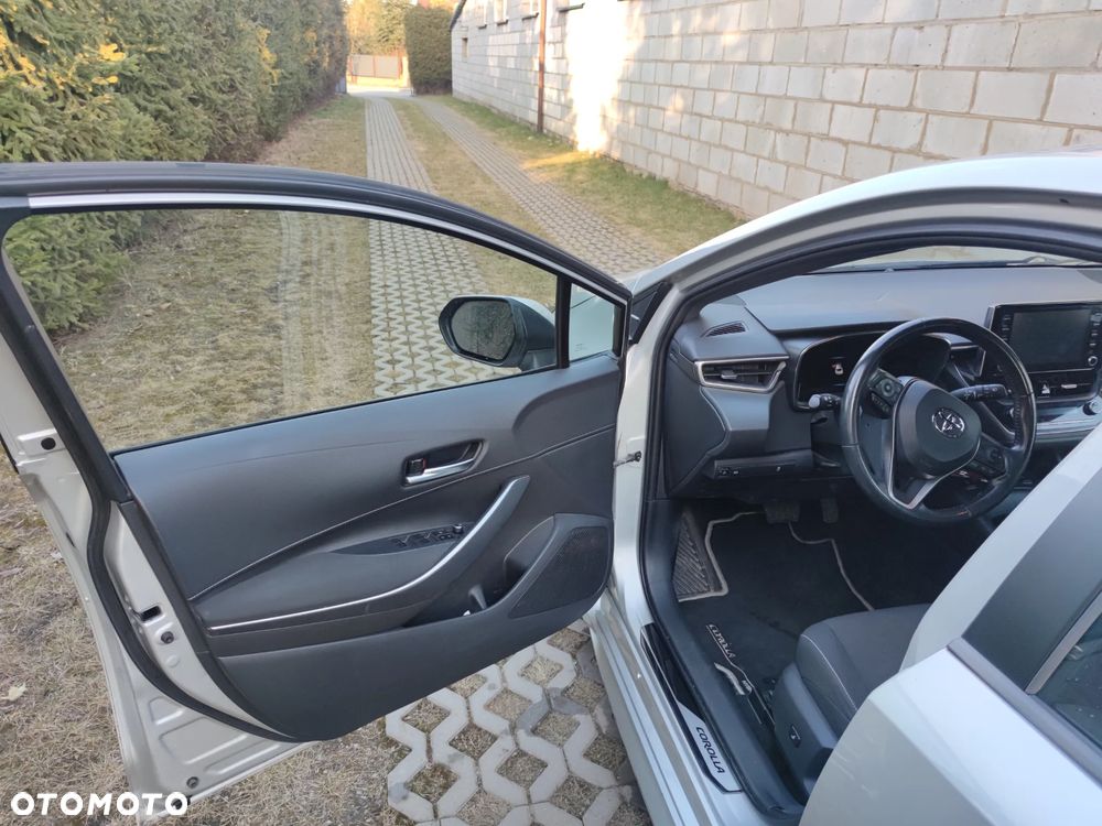 Toyota Corolla - 13