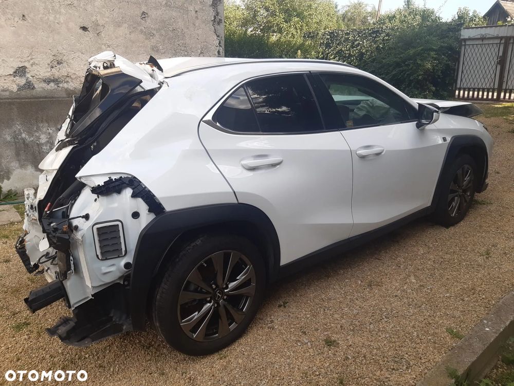 Lexus UX 250h F SPORT - 4