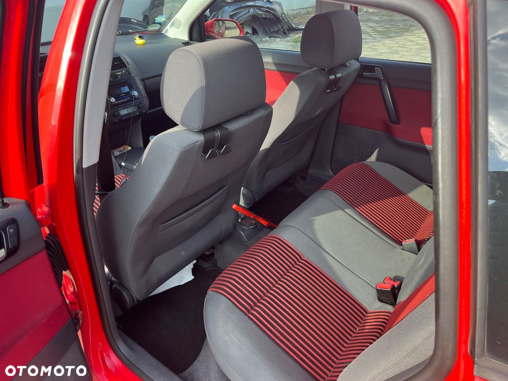 Volkswagen Polo 1.4 FSI Trendline - 10