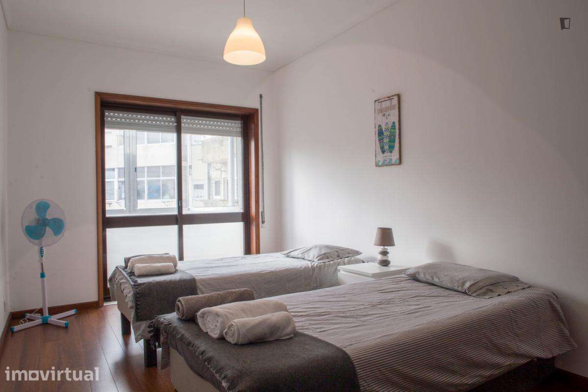 Apartamento com 3 quartos - localizado em Paranhos Porto - Grande imagem: 4/17