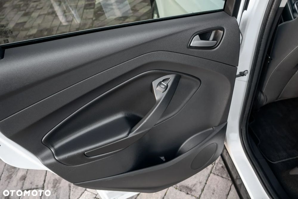 Ford Kuga - 28