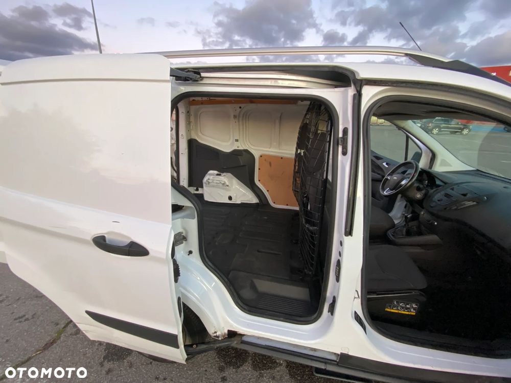Ford Transit Courier - 24