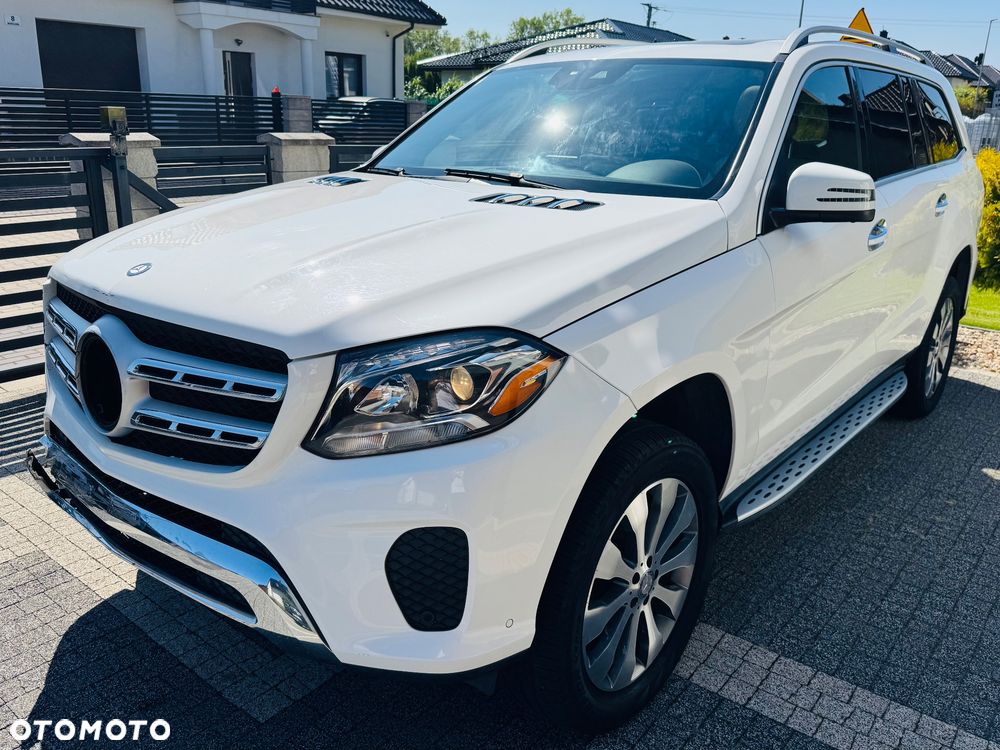 Mercedes-Benz GLS - 1