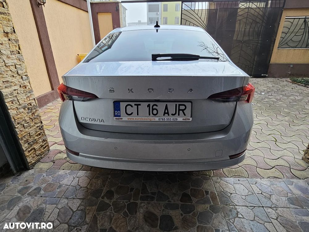 Skoda Octavia 2.0 TDI DSG Ambition - 8