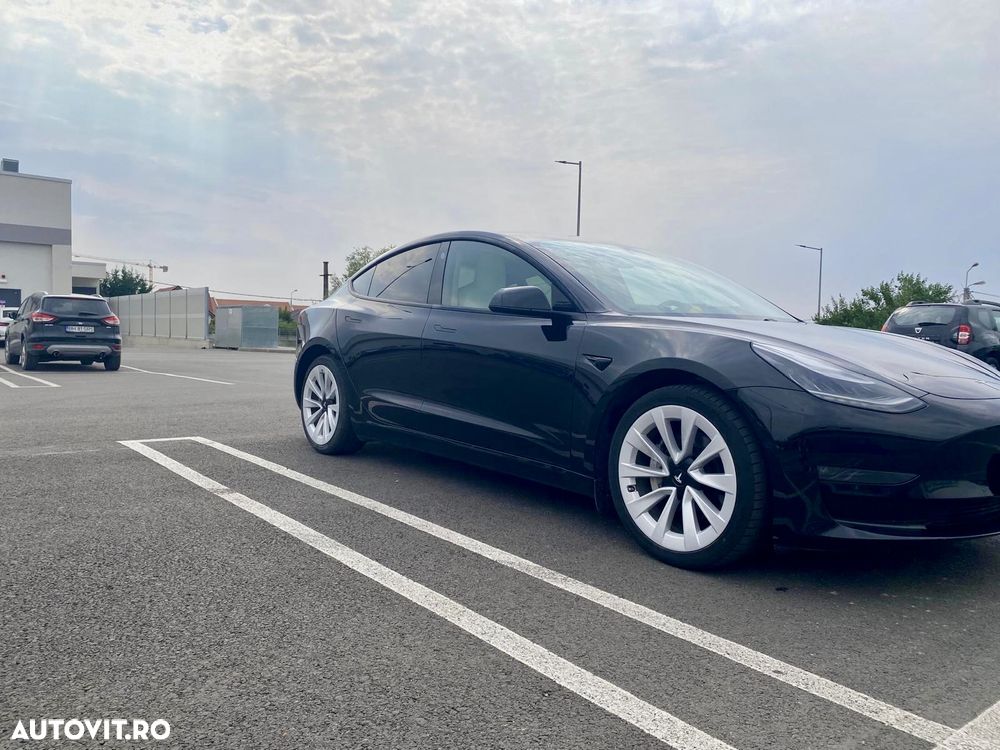Tesla Model 3 - 7