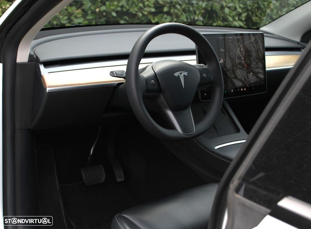 Tesla Model Y Long Range Dual Motor AWD - 35