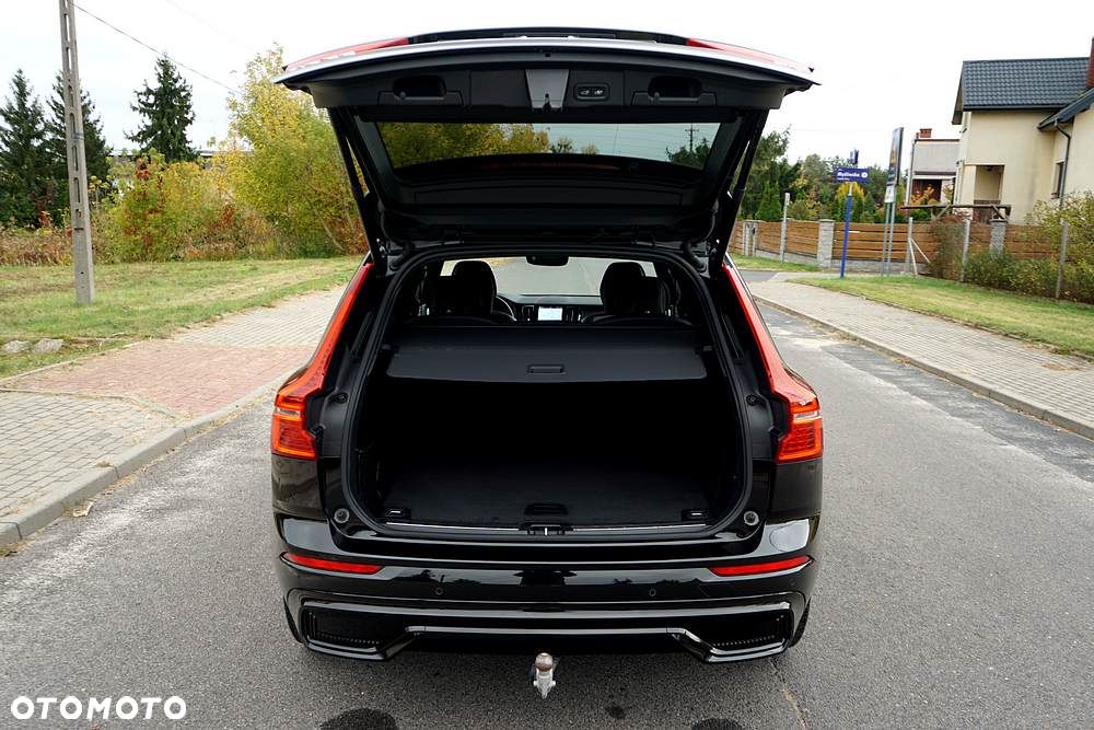 Volvo XC 60 B4 D Plus Dark - 16