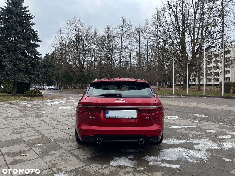 Jaguar XF 2.0 T AWD R-Sport - 3