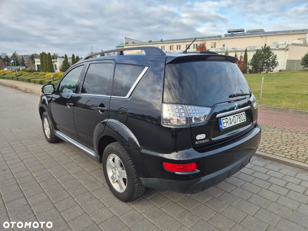 Mitsubishi Outlander 2.0 Intense + 2WD CVT - 4