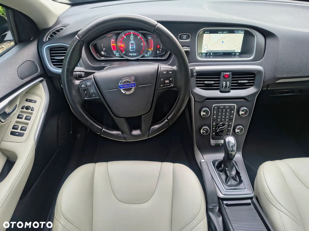 Volvo V40 D4 Geartronic Kinetic - 29