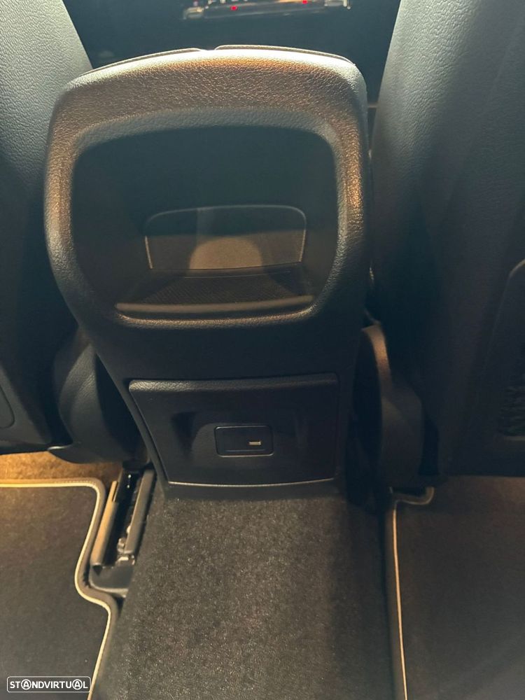 Mercedes-Benz A 250 - 25