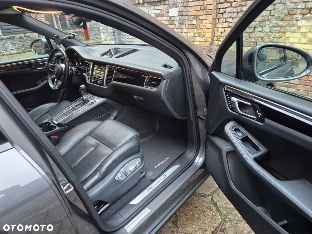 Porsche Macan S - 23