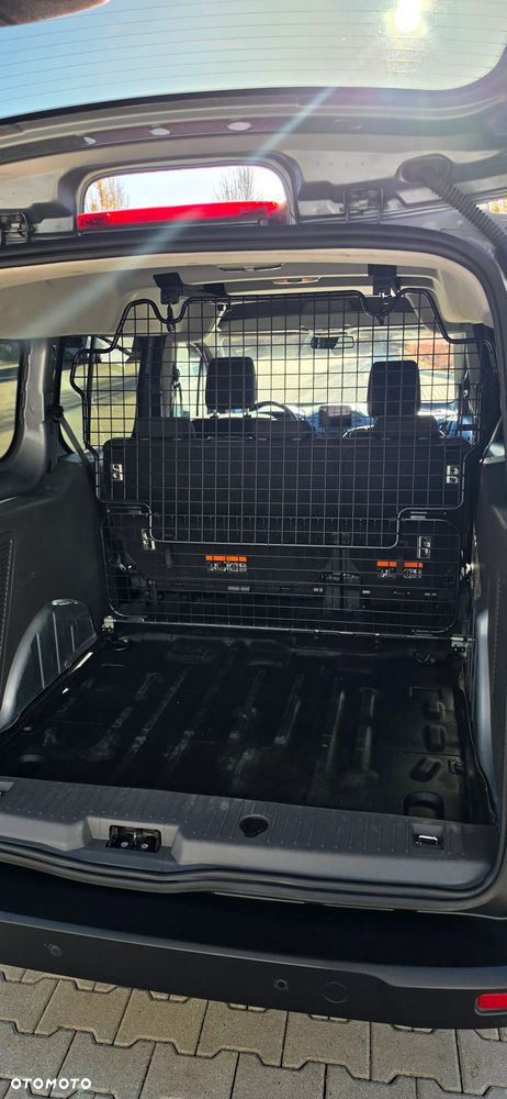 Ford Transit Connect - 11