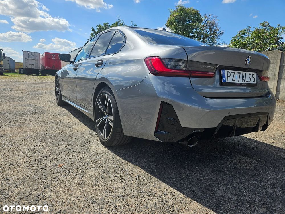 BMW Seria 3 320d xDrive - 13