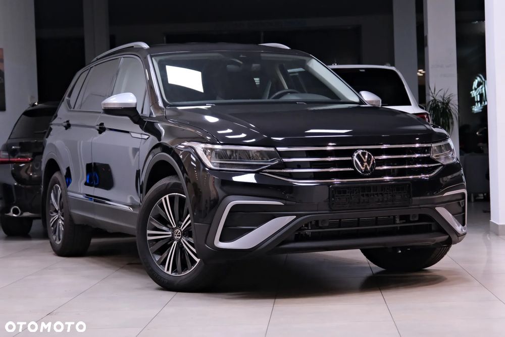 Volkswagen Tiguan - 1