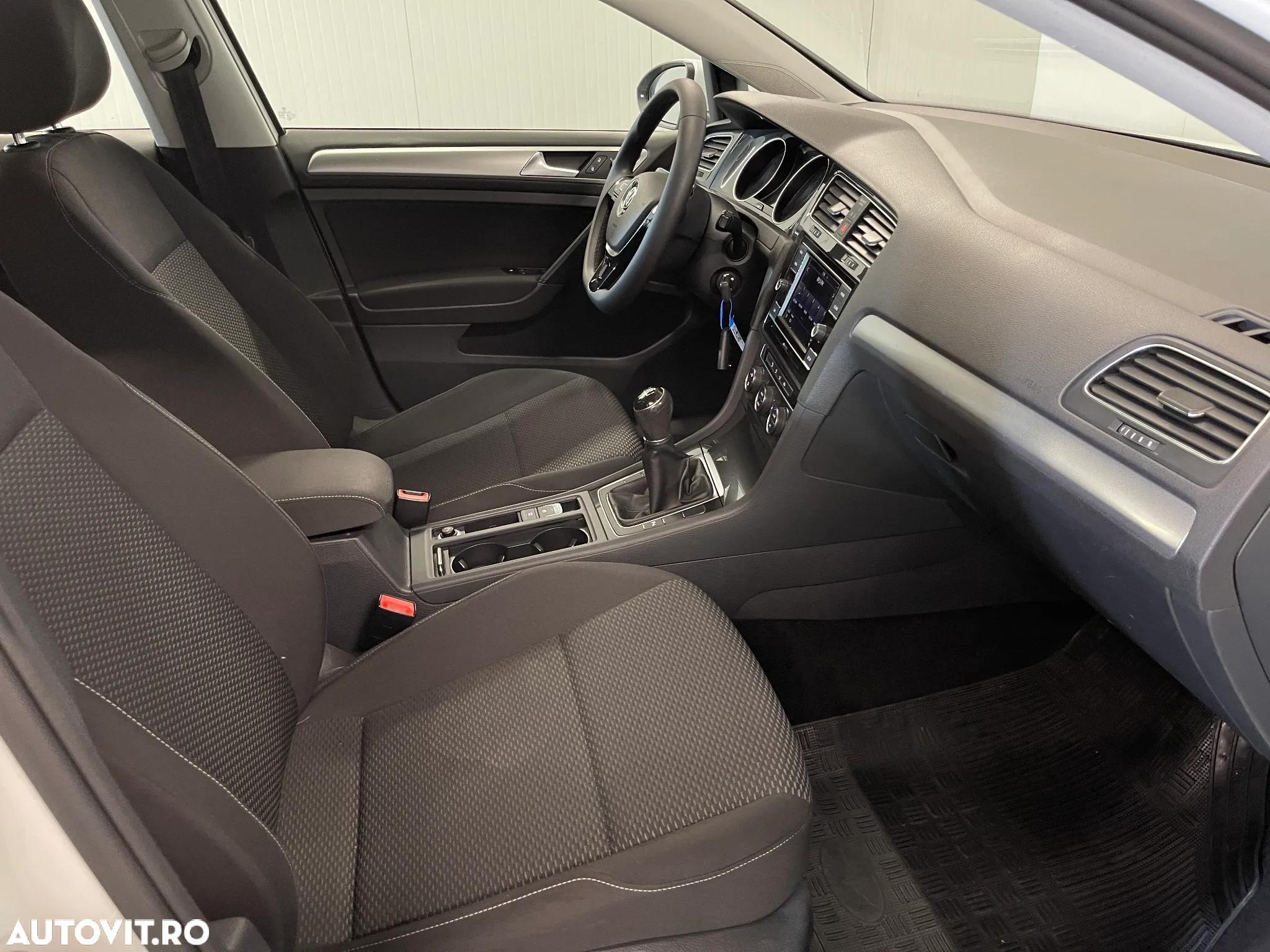 Volkswagen Golf 1.6 TDI Trendline - 10