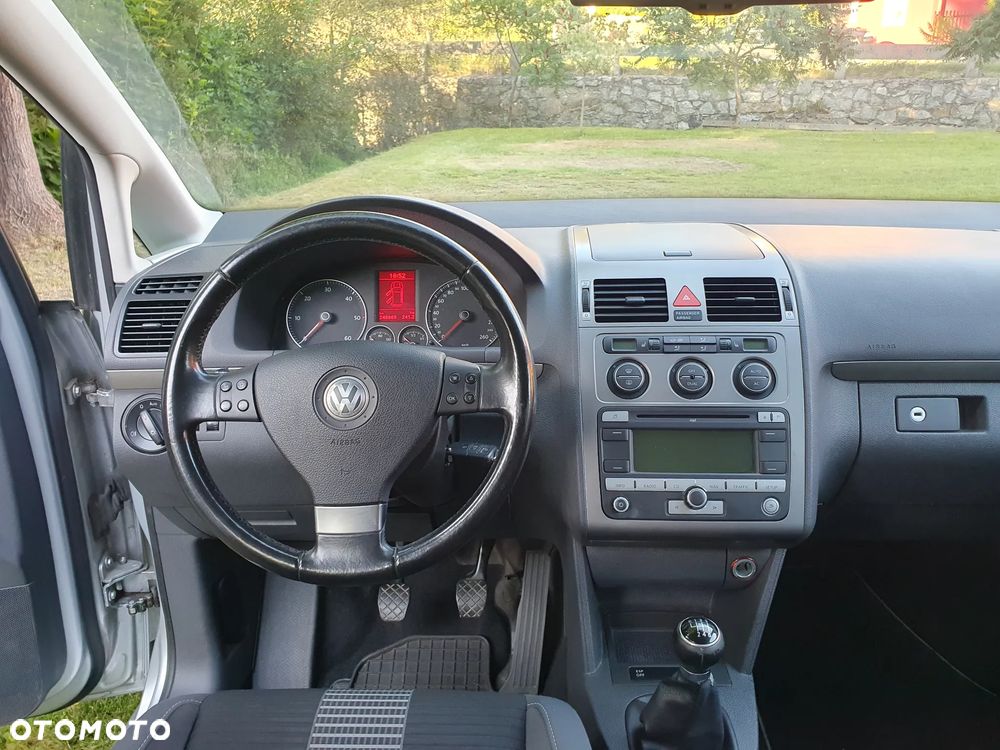 Volkswagen Touran 1.9 TDI DPF Blue Motion United - 9