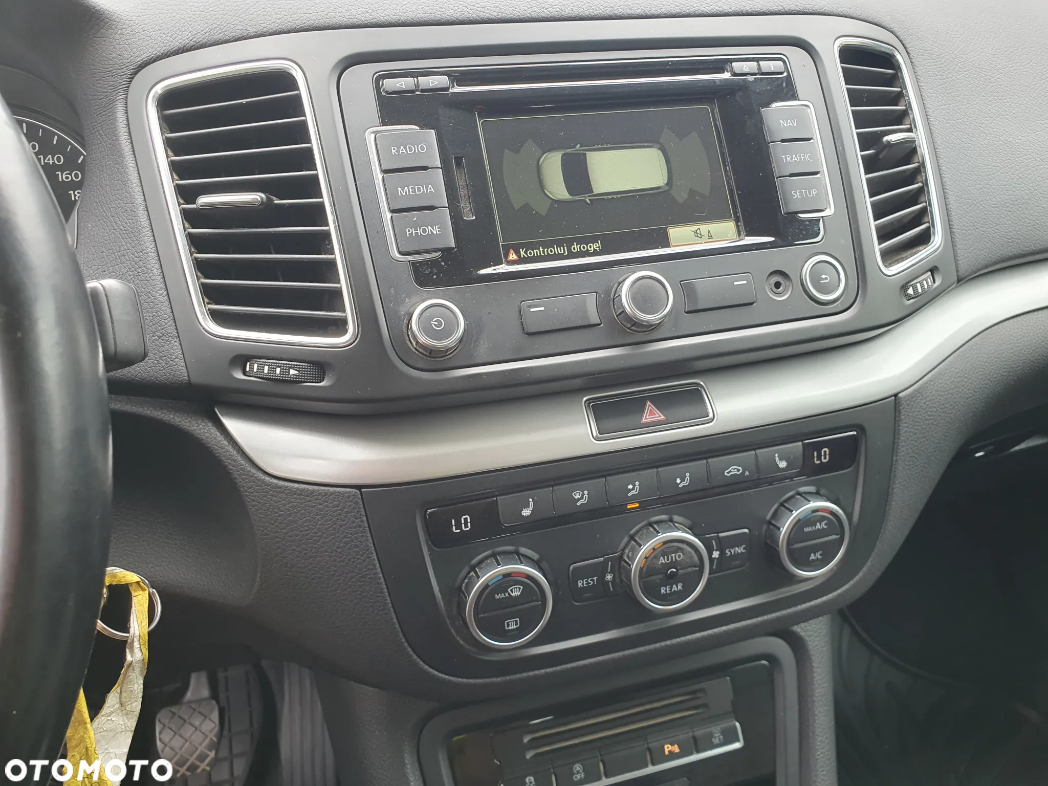 Volkswagen Sharan 2.0 TDI 4MOTION BlueMotion Technology Comfortline - 8