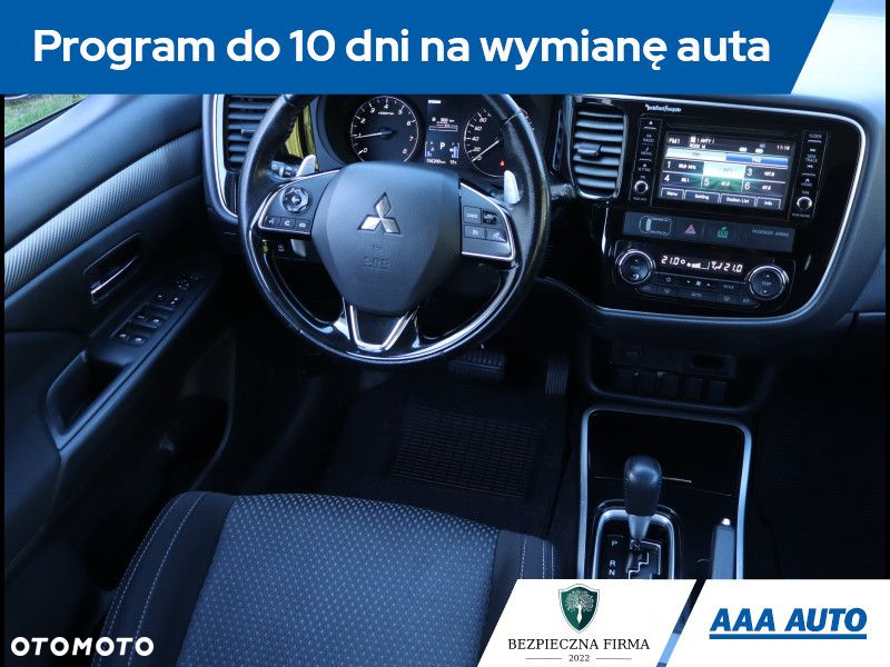 Mitsubishi Outlander - 8