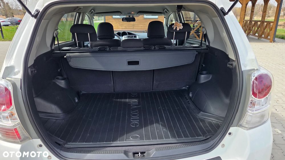 Toyota Verso 1.8 Premium - 4