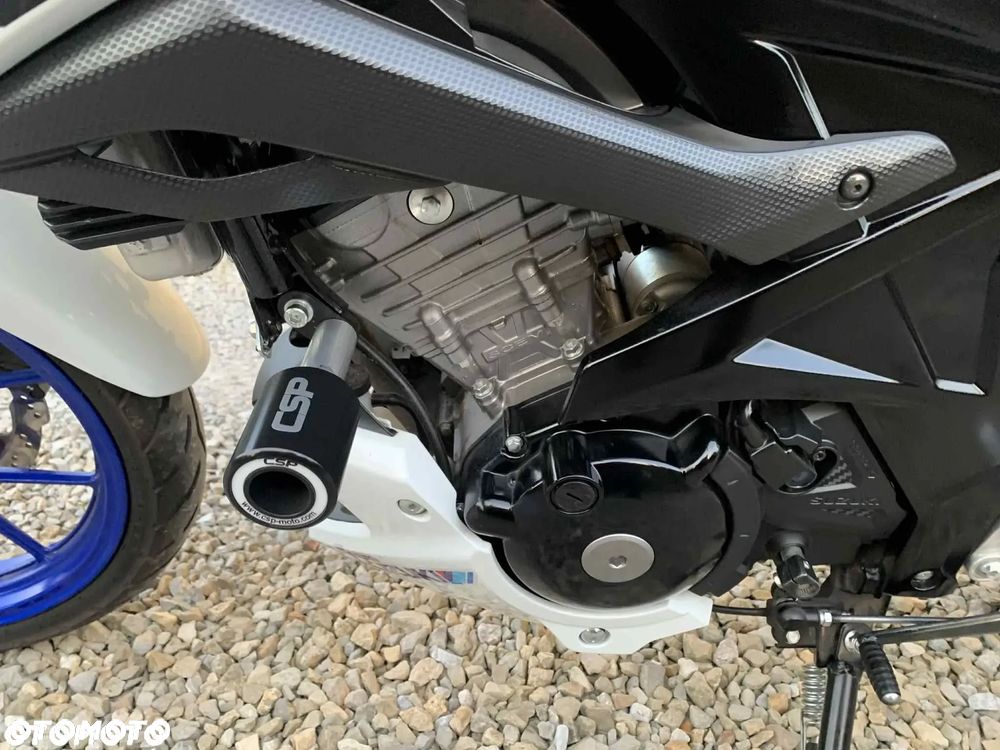 Suzuki GSX - 19