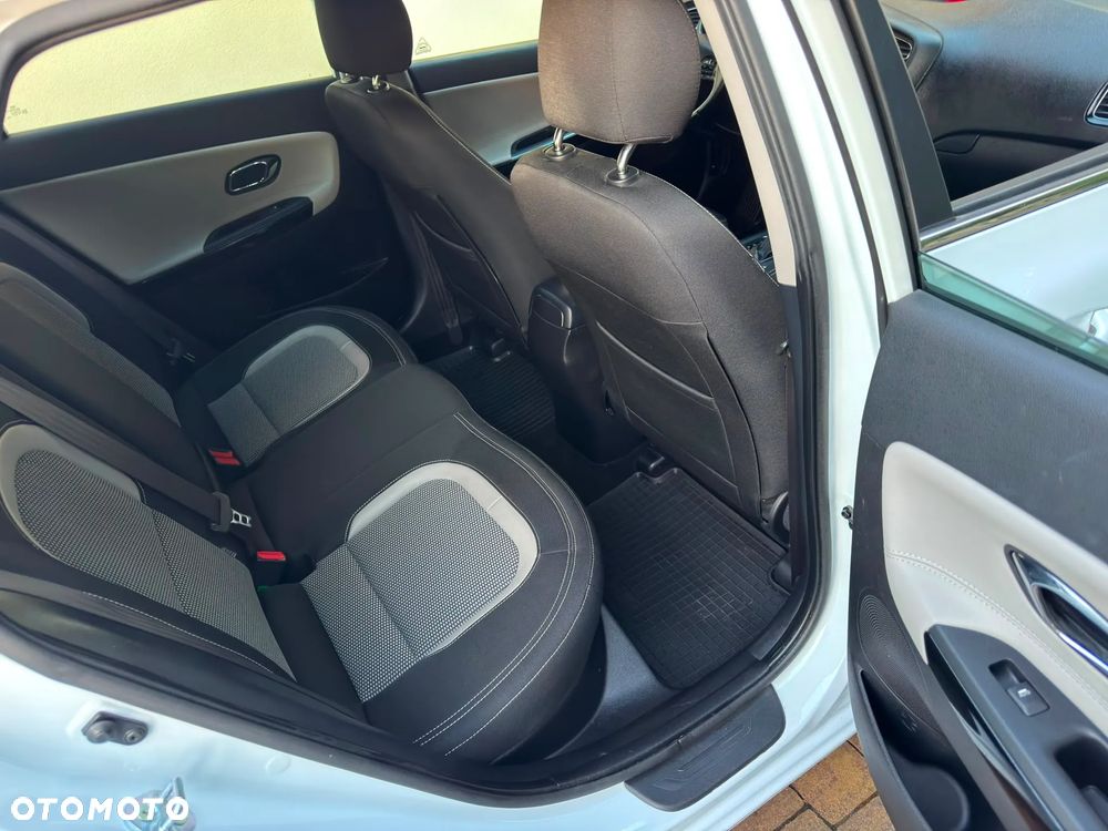 Kia Ceed - 14
