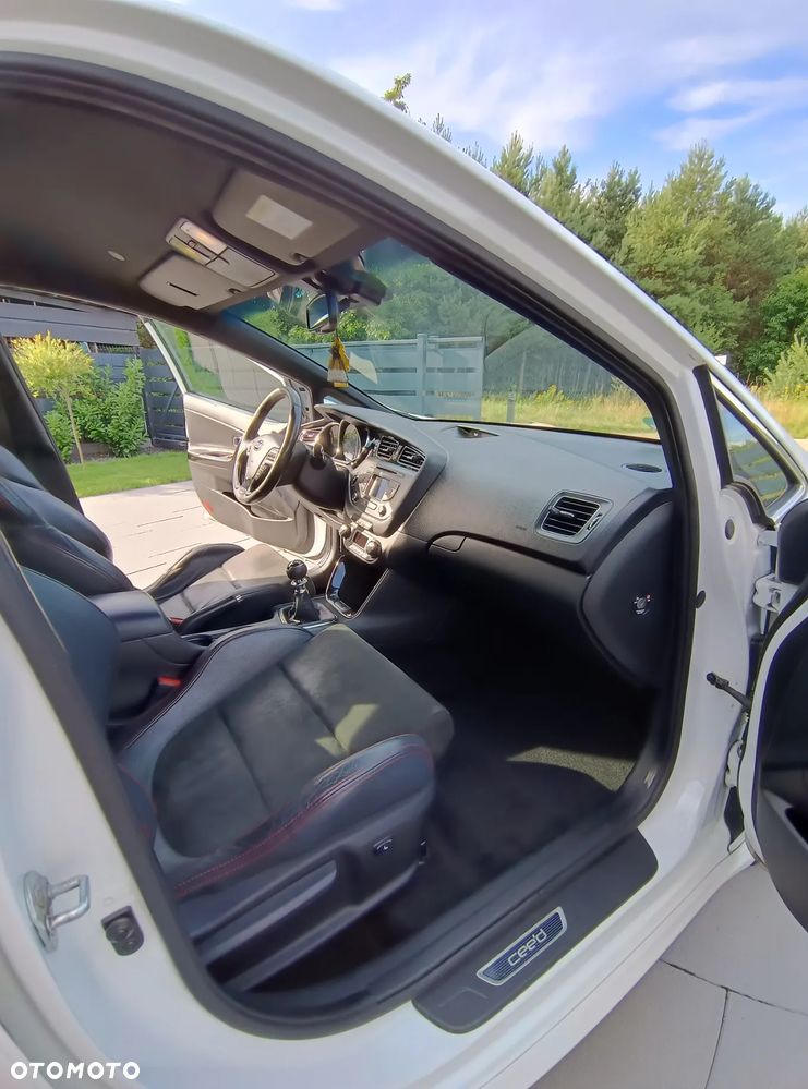 Kia Ceed Cee'd 1.6 T-GDI GT L - 8