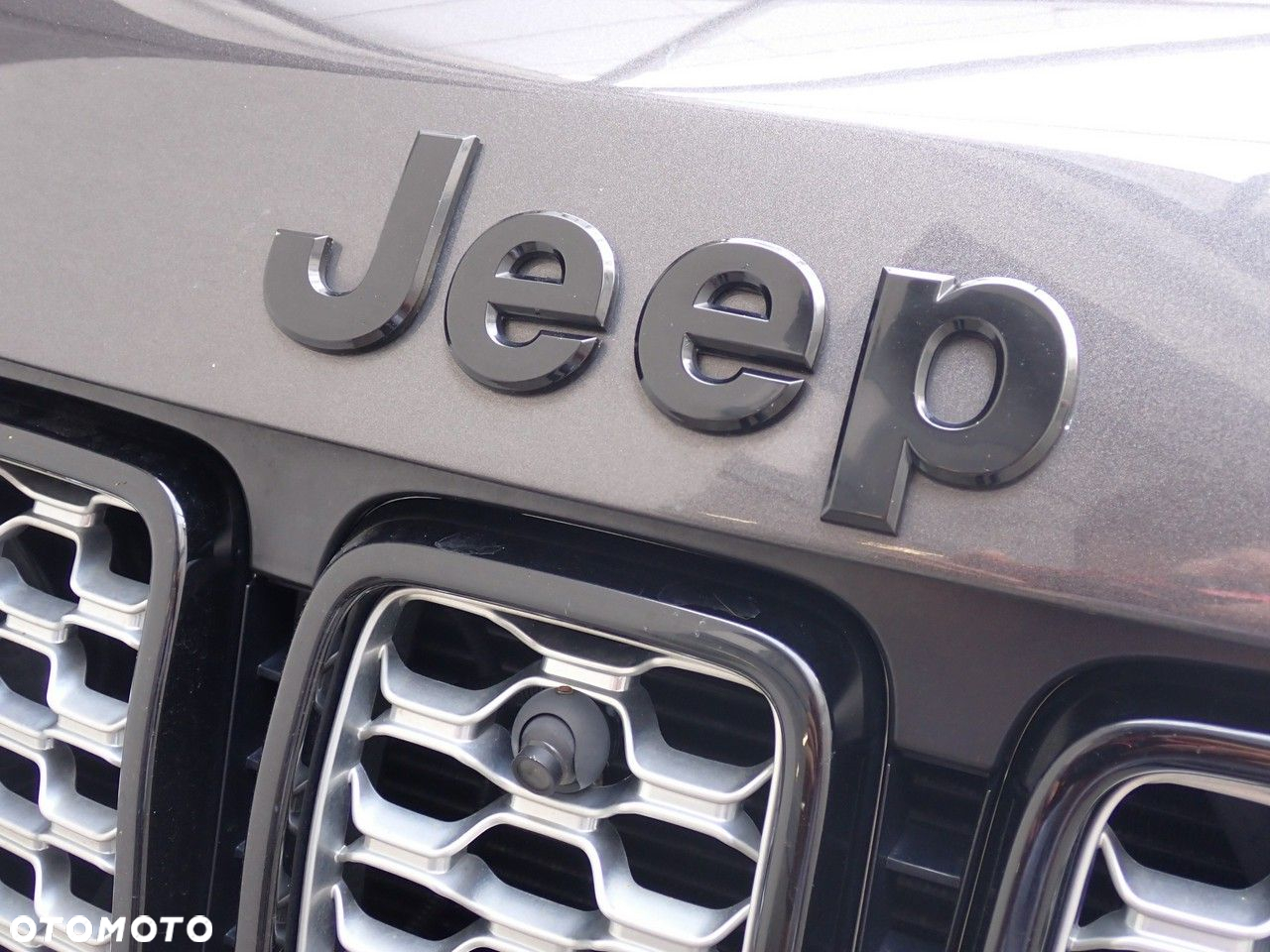 Jeep Grand Cherokee - 26