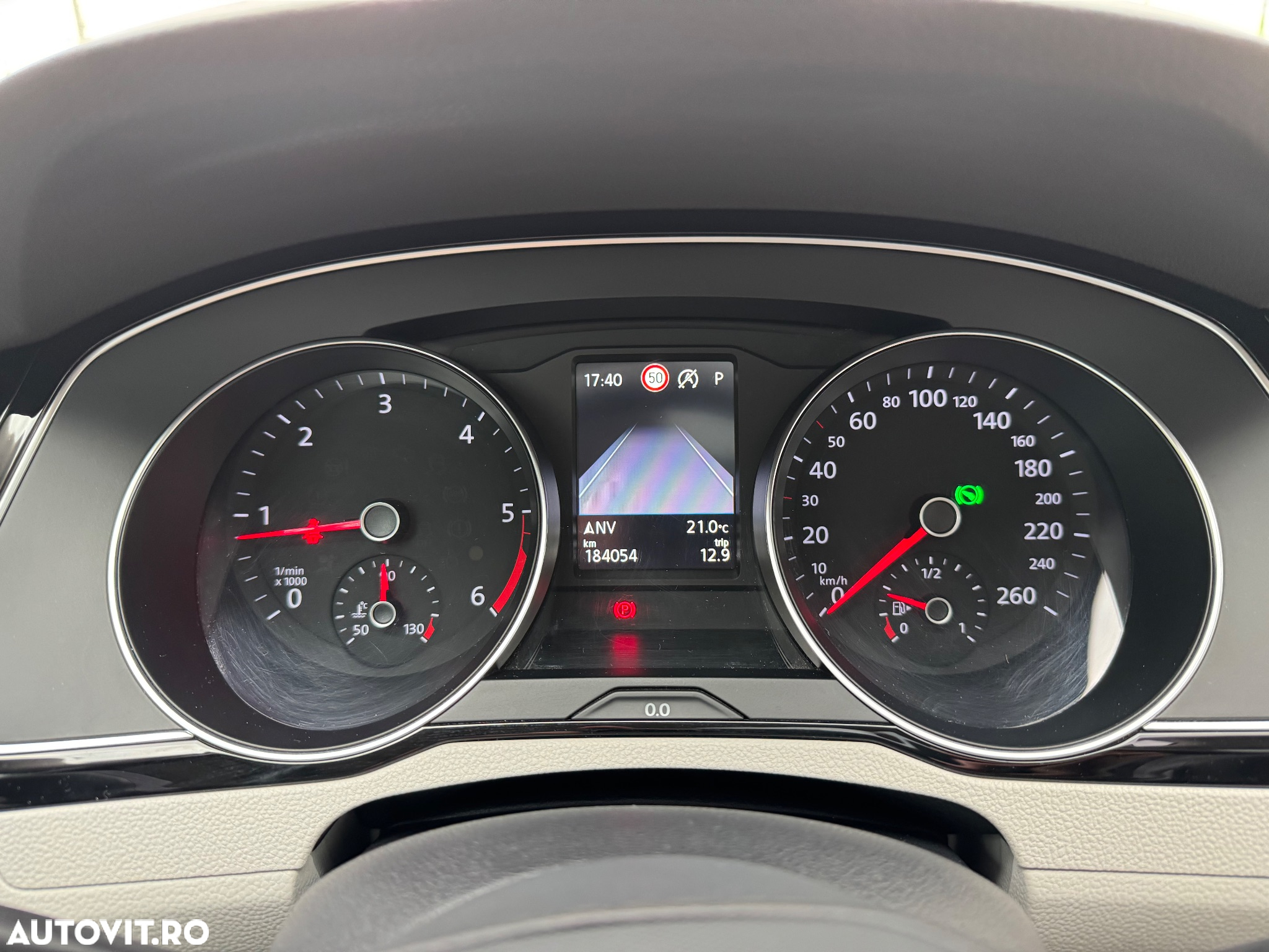 Volkswagen Passat Variant 2.0 TDI SCR DSG Elegance - 37