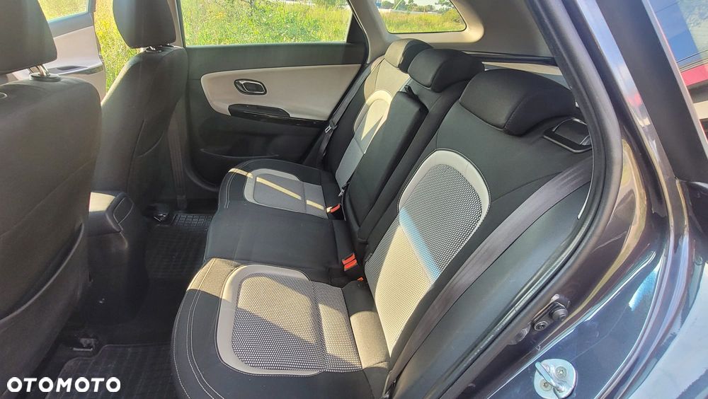 Kia Ceed 1.6 GDI L - 9