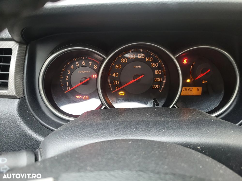 Nissan Tiida - 7