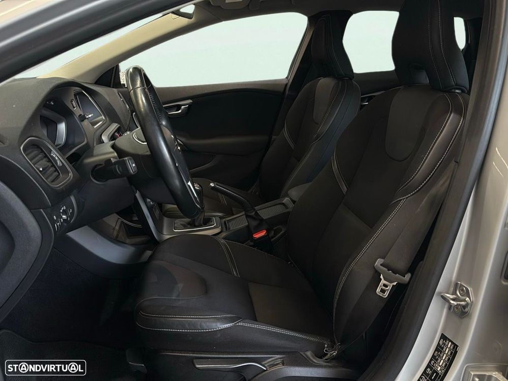 Volvo V40 2.0 D3 Momentum - 14