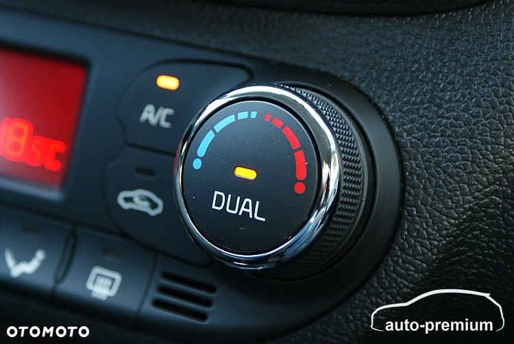 Kia Ceed 1.6 GDI Dream Team Edition - 18