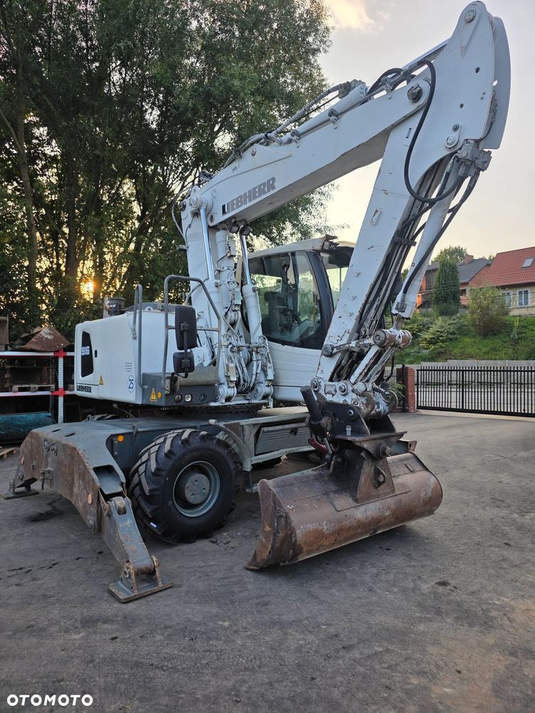 Liebherr A916 - 12