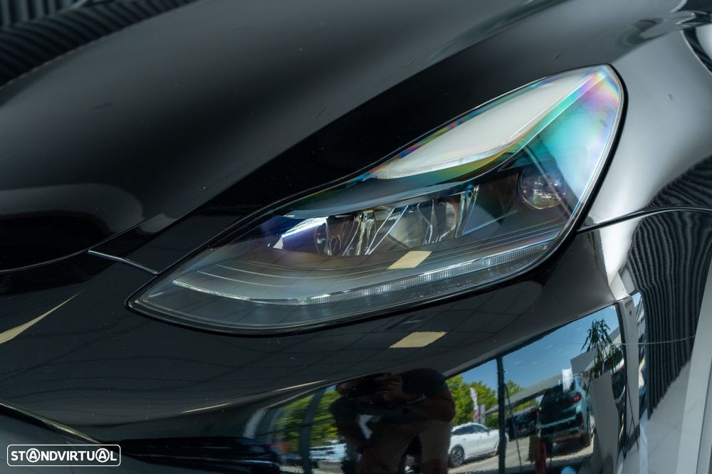 Tesla Model Y Standard RWD - 14