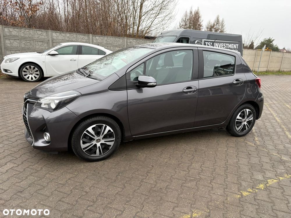 Toyota Yaris Hybrid 100 Dynamic - 9