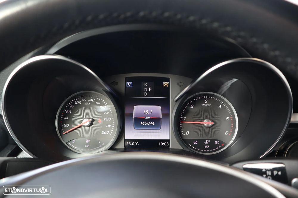 Mercedes-Benz GLC 250 d 4Matic 9G-TRONIC AMG Line - 25