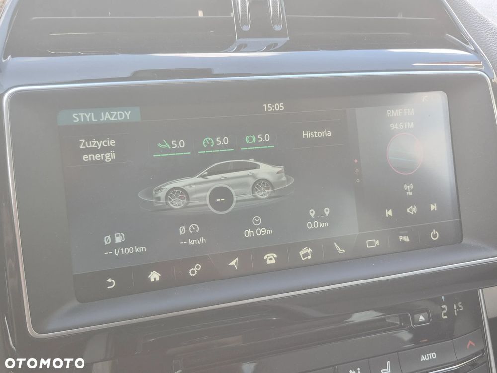 Jaguar XE 2.0 T Pure - 21