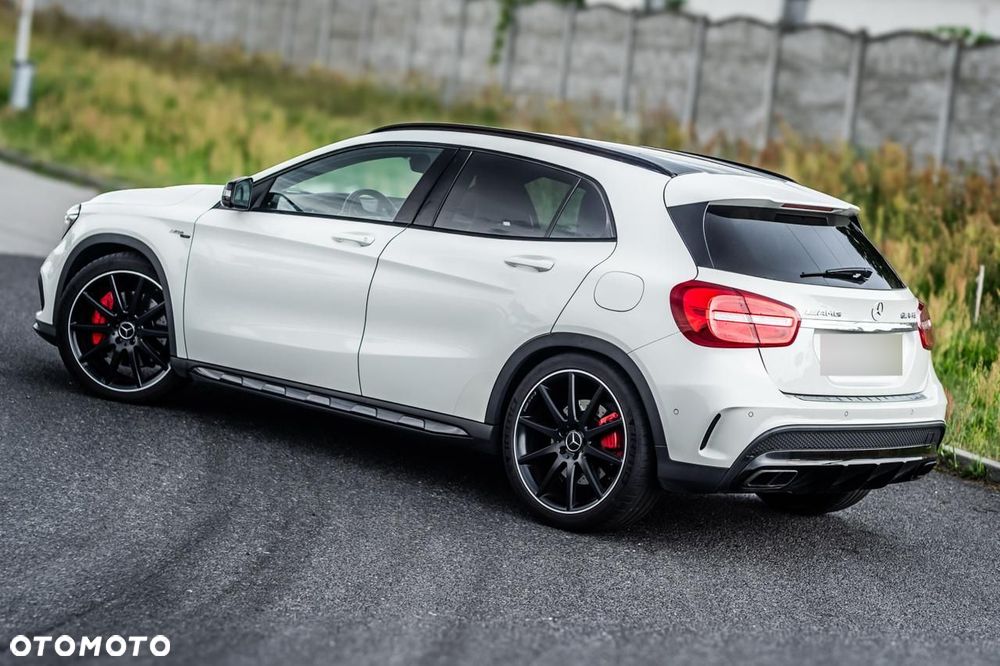 Mercedes-Benz GLA - 5