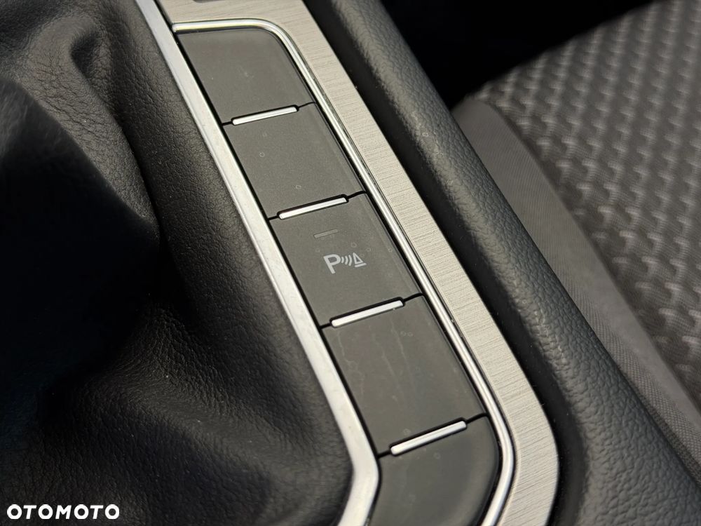 Volkswagen Passat 2.0 TDI EVO Elegance - 19