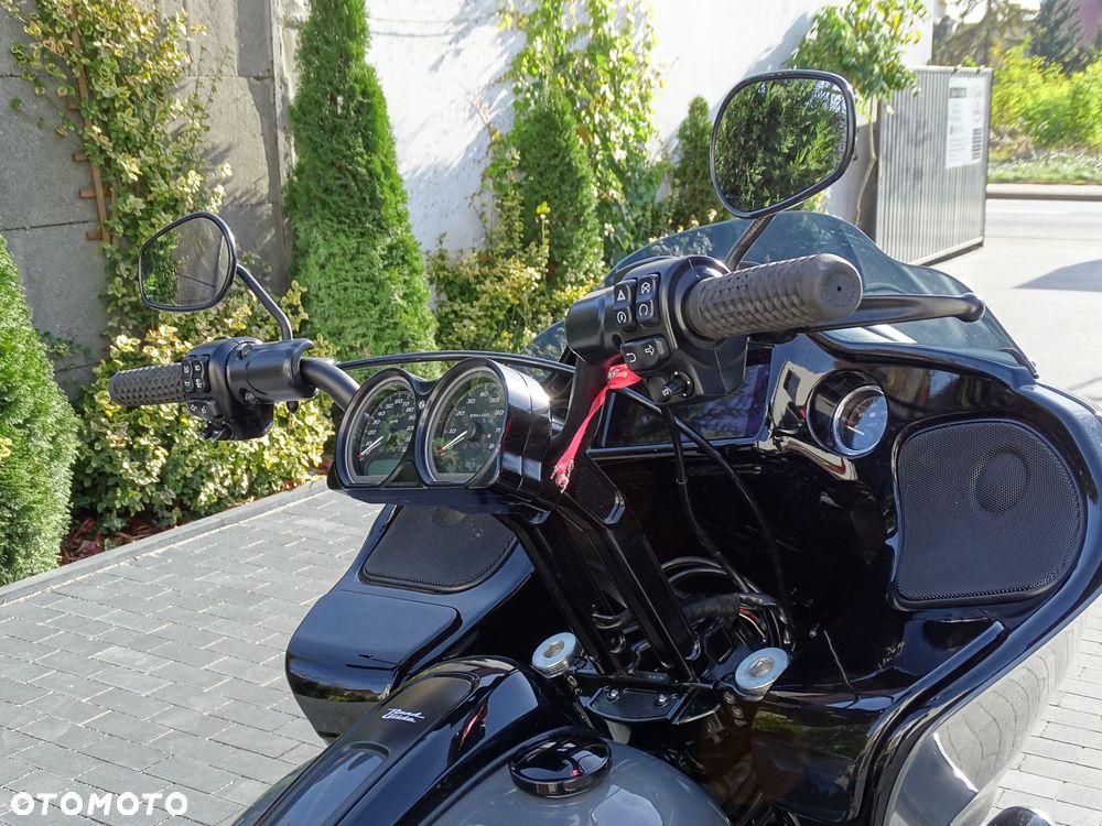 Harley-Davidson Touring Road Glide - 11