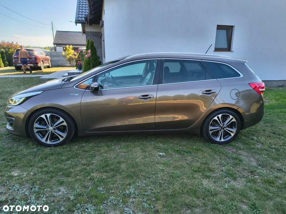 Kia Ceed 1.6 CRDi 136 ISG Platinum Edition - 6